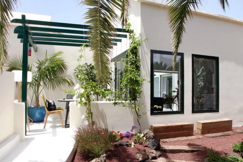 Villa Unique, Stylish & Calm El Estanque By The Sea, Adults Only à Costa Teguise Extérieur photo