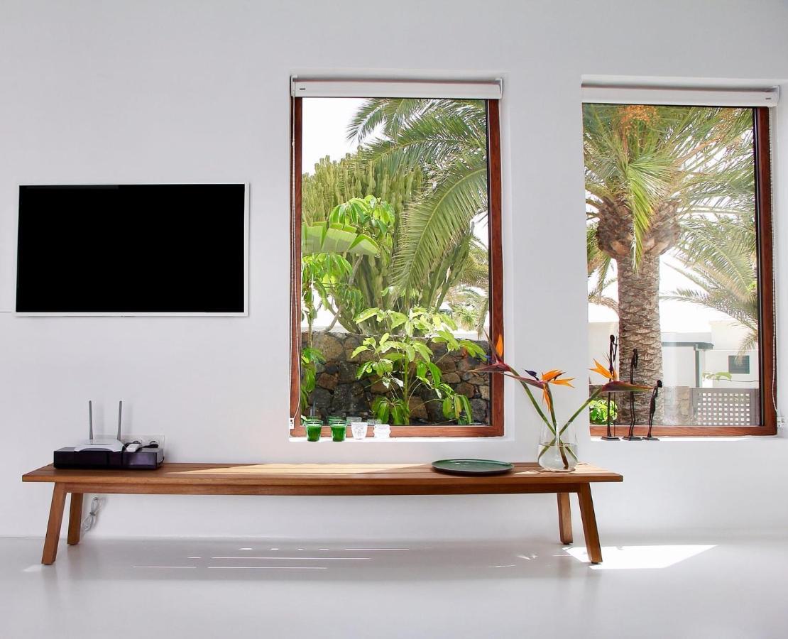 Villa Unique, Stylish & Calm El Estanque By The Sea, Adults Only à Costa Teguise Extérieur photo